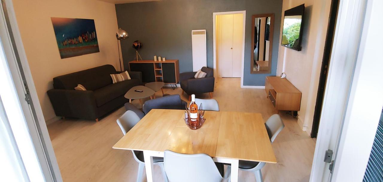 Pleasant T3 with Garden: Centrally Located Near Beaches Cavalaire-sur-Mer Exterior photo